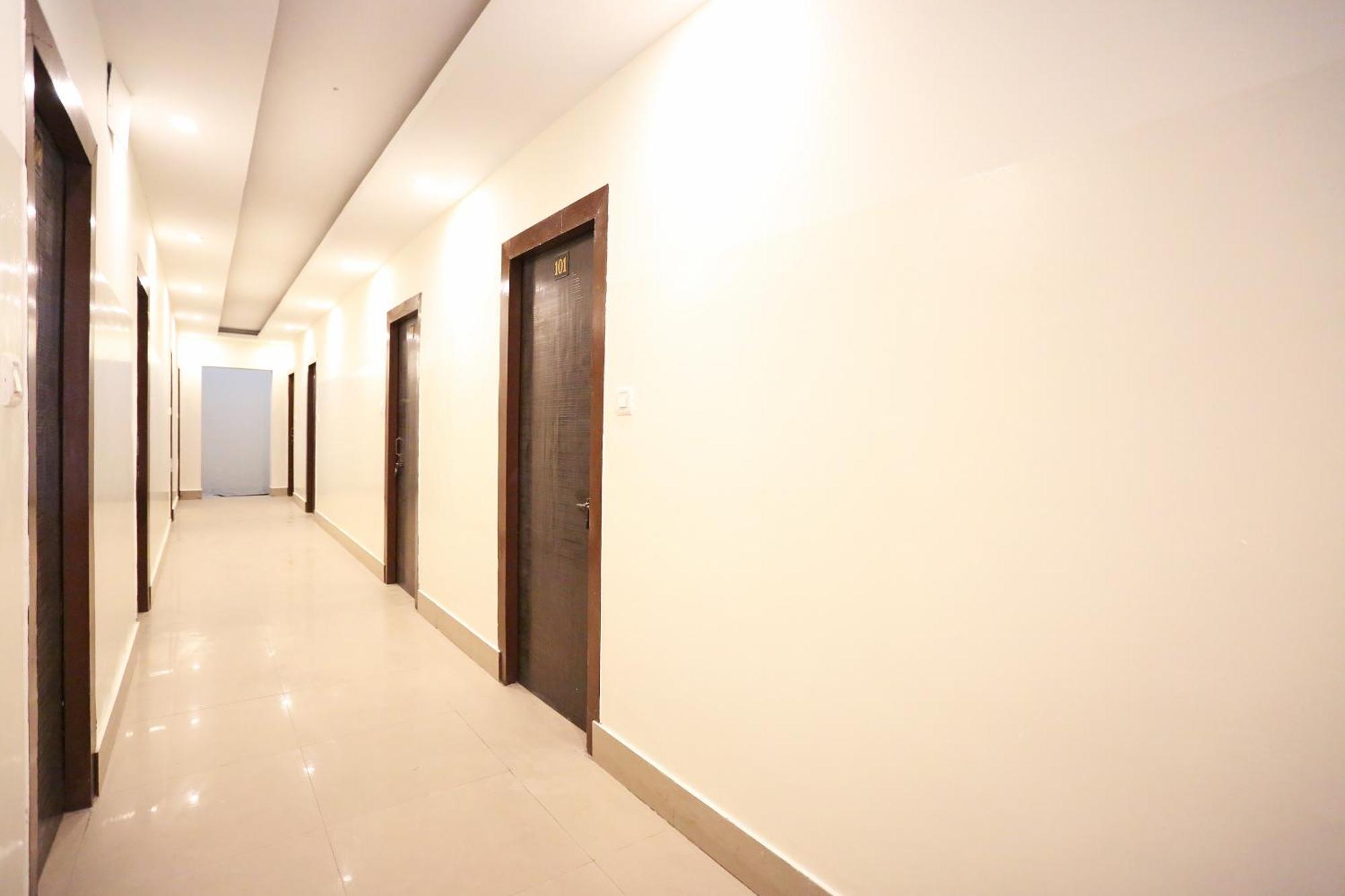 Hotel O Shiva Palace Haridwār Exteriör bild